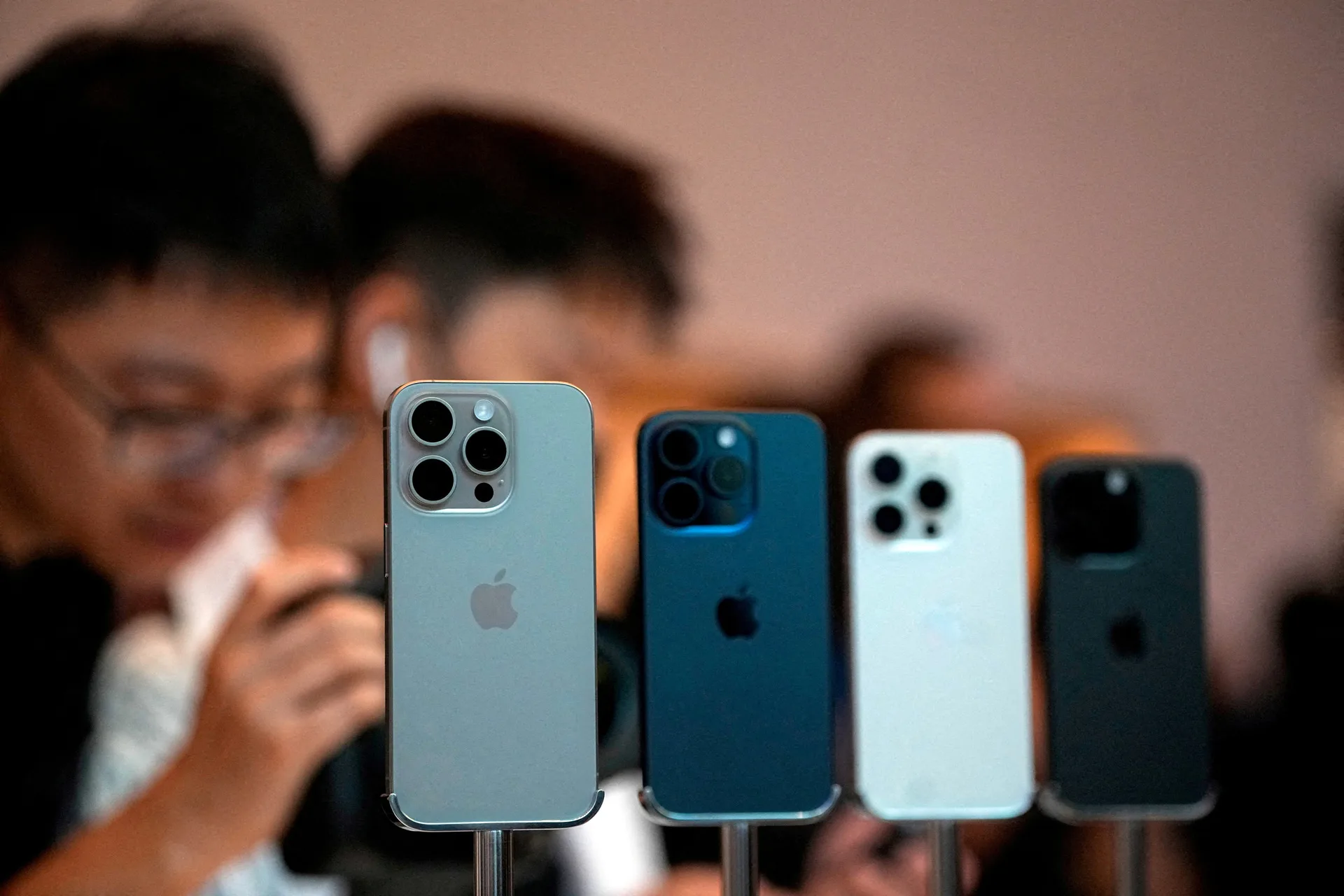Vendas de iPhones da Apple na China saltam 52% em abril, mostram dados de pesquisa