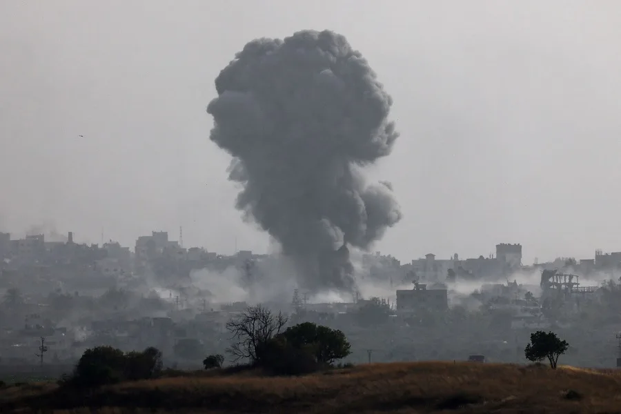 Tropas israelenses avançam em Jabalia; ataques aéreos deixam 5 mortos em Rafah