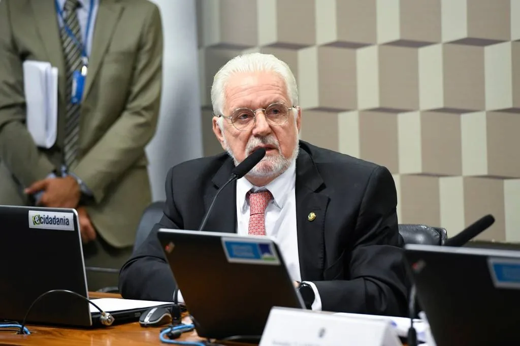 Jaques Wagner diz que Lula quer 'melhorar' articulação política após derrotas no Congresso