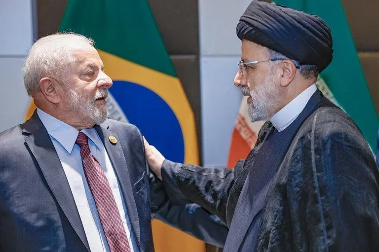 Lula lamenta morte de presidente do Irã