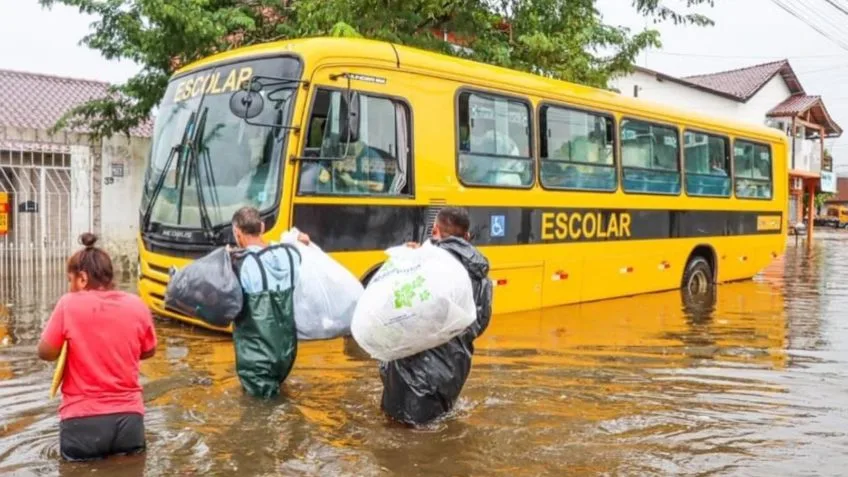 Meio milhão de pessoas são afetadas pelas enchentes no RS