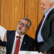 CCJ da Câmara convida Pimenta a esclarecer inquérito de fake news do RS