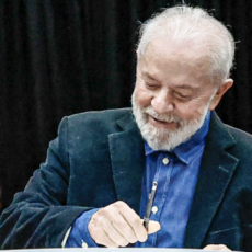 Vândalos que propagam fake news serão banidos da política, diz Lula