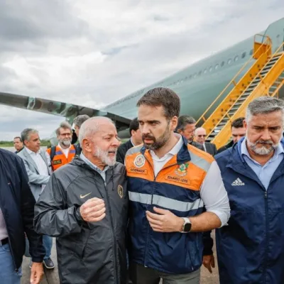 Lula anuncia auxílio de R$ 5.100 e compra de imóveis para famílias afetadas pelas enchentes no RS