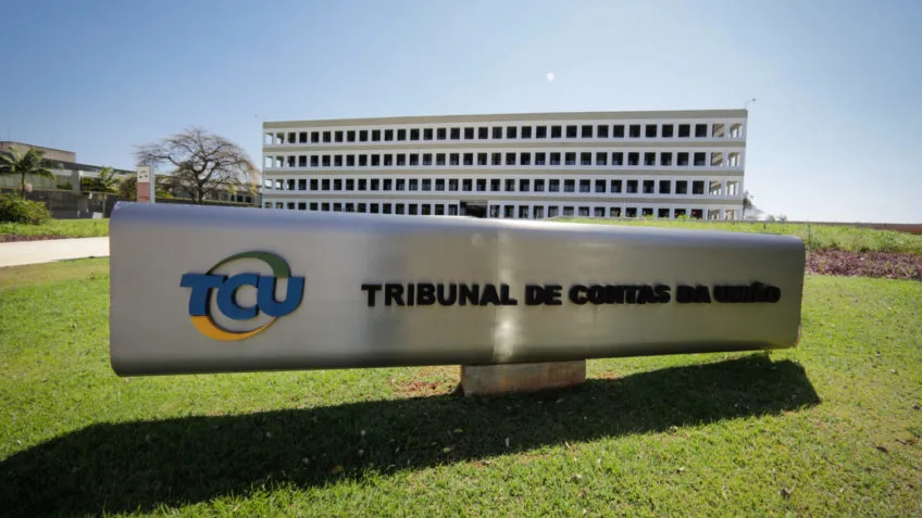 TCU pune auditor da Receita Federal suspeito de receber R$ 160 mi