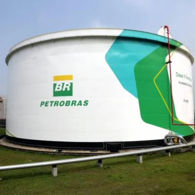 Petrobras (PETR4) em queda: a pergunta que não se cala no mercado após a troca de CEO