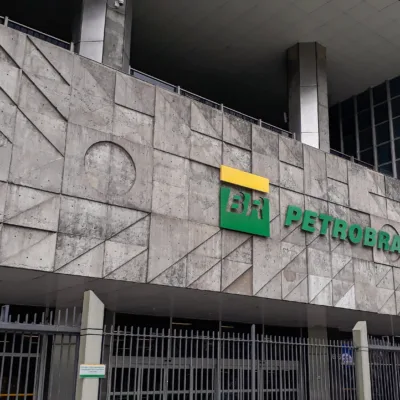 Petrobras (PETR3;PETR4): ações seguem em baixa após balanço