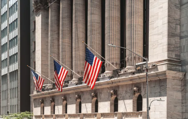 Bolsas de NY fecham em alta diante de perspectivas sobre política monetária