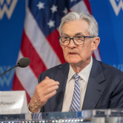 Powell vê continuidade da política restritiva monetária nos EUA