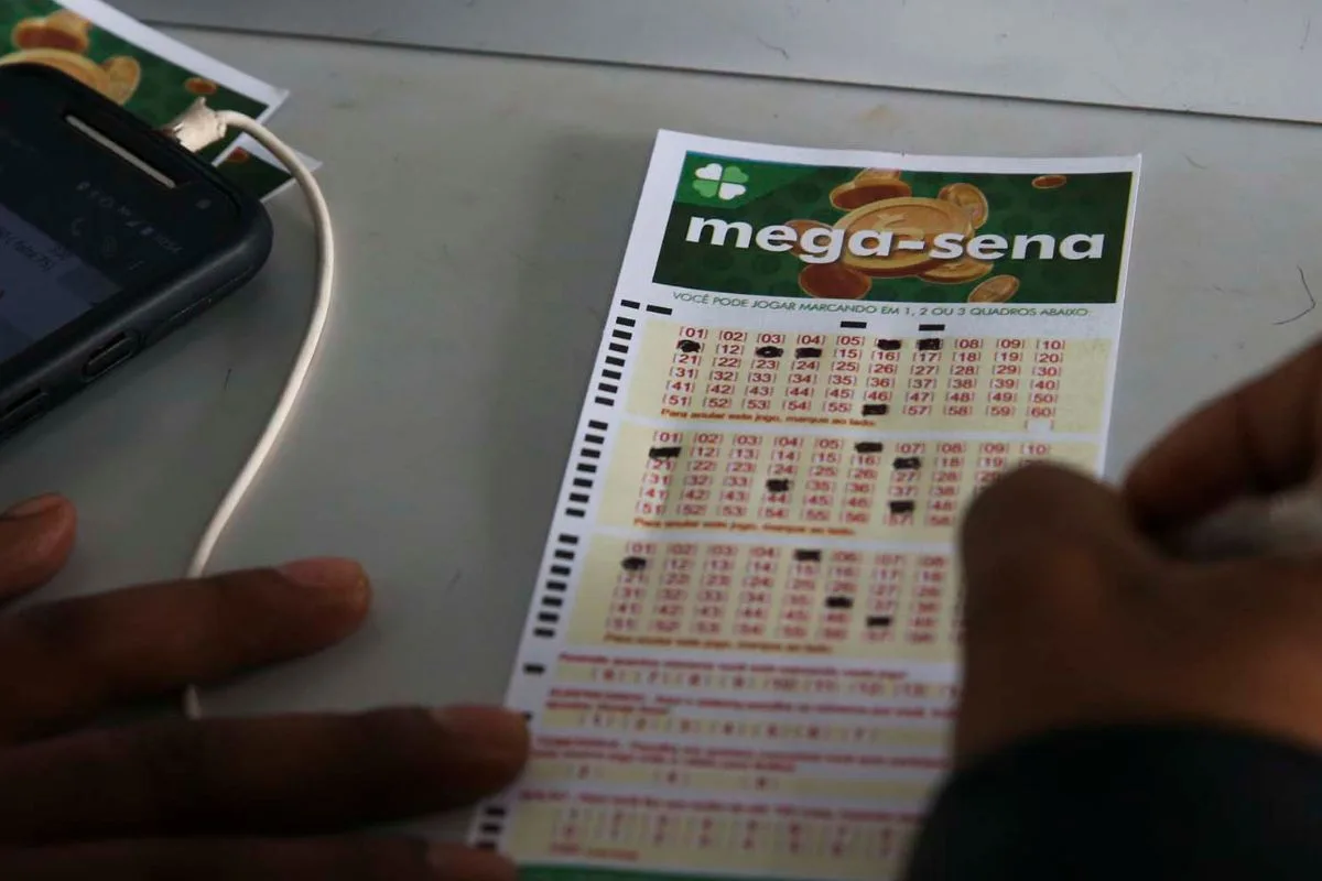 Mega-Sena: 28 apostas faturam quase R$ 50 mil no concurso 2724; veja como