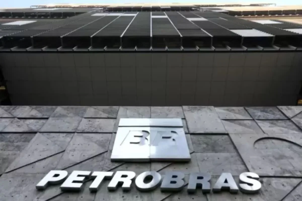Ações da Petrobras (PETR3/PETR4) encerram a semana no vermelho; entenda a movimentação