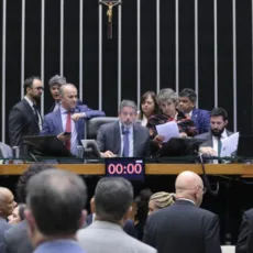 Câmara adia votação do PL dos streamings após pedido do relator