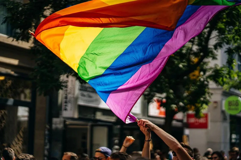 FBI alerta para ataques terroristas durante Mês do Orgulho LGBT+