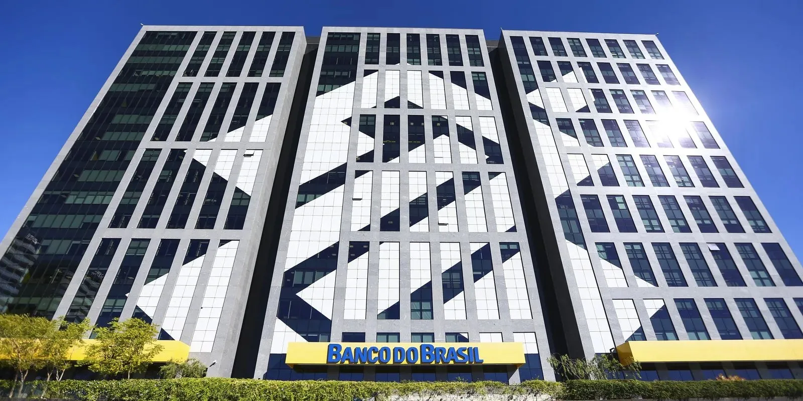 Agenda de dividendos de junho conta com R$ 3,7 bi do Banco do Brasil (BBAS3) e ‘extraordinário’ da Petrobras (PETR4)