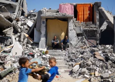 Batalhas se intensificam em Gaza e tropas israelenses se aproximam de Rafah