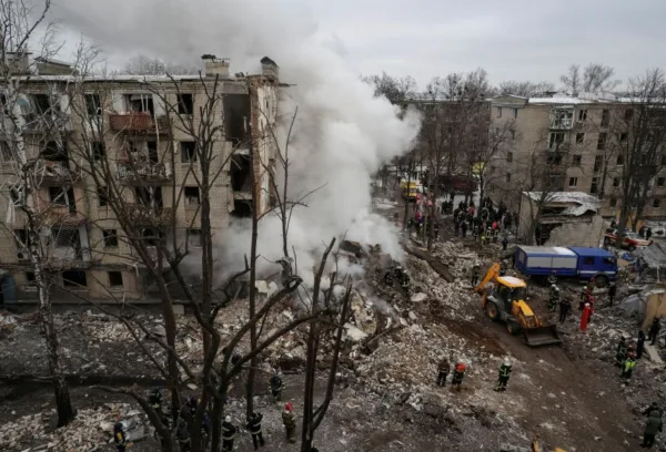 Ataque russo com bombas guiadas deixa ao menos 20 feridos em Kharkiv, na Ucrânia