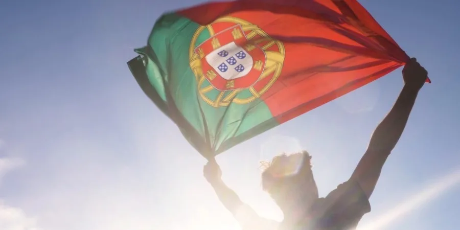 Como se planejar para morar em Portugal? Confira 5 dicas para investir e poupar