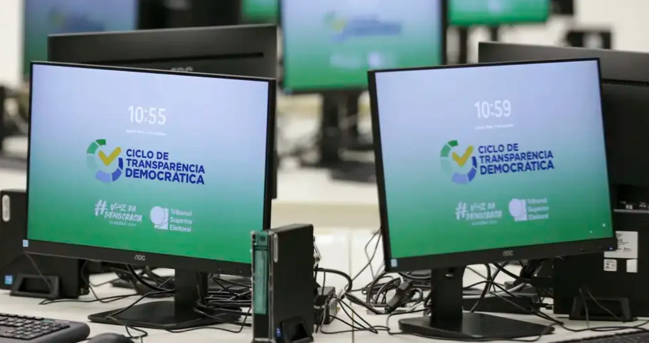 Polícia Federal e universidade fazem últimos testes de segurança em urnas eletrônicas
