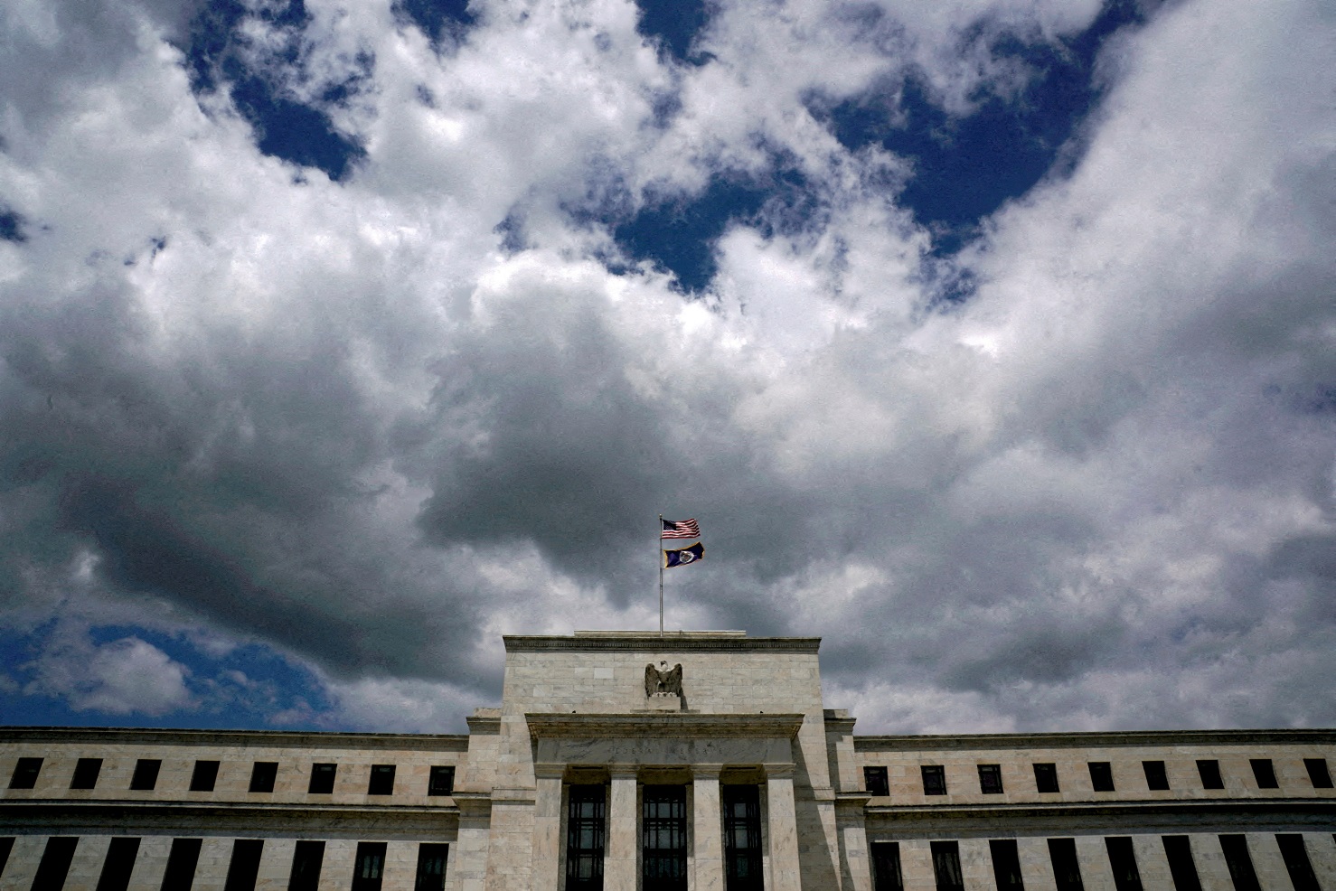 Inflação nos EUA em maio traz alívio, mas Fed deve manter cautela com juros
