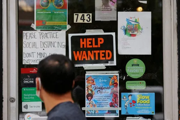 Abertura de postos de trabalho nos EUA recua ao nível mais baixo desde 2021