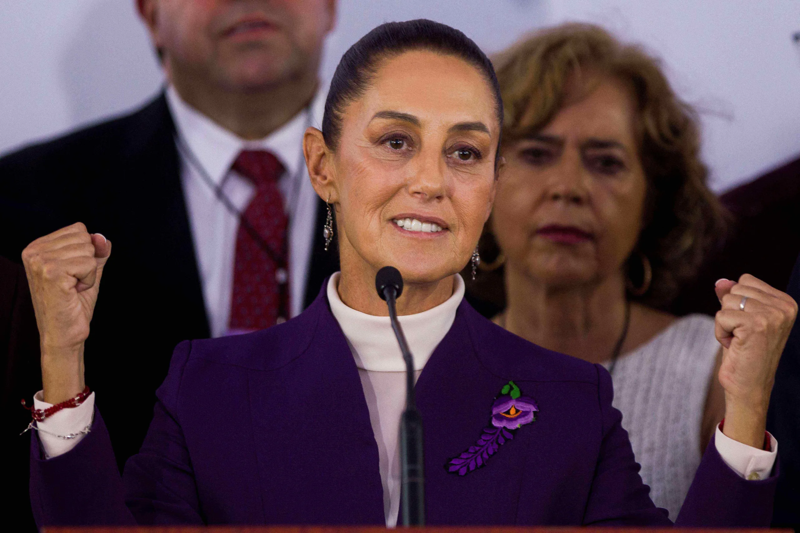 Claudia Sheinbaum é eleita a primeira mulher presidente do México