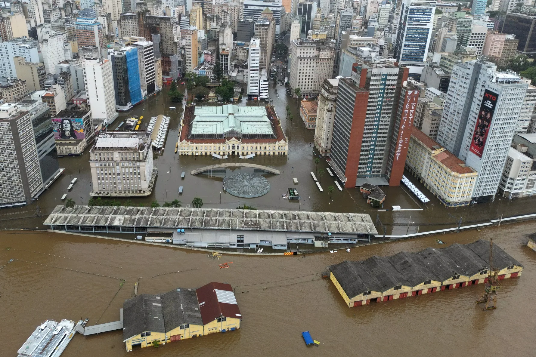 Mudanças climáticas tornaram enchentes devastadoras do Brasil 2 vezes mais prováveis