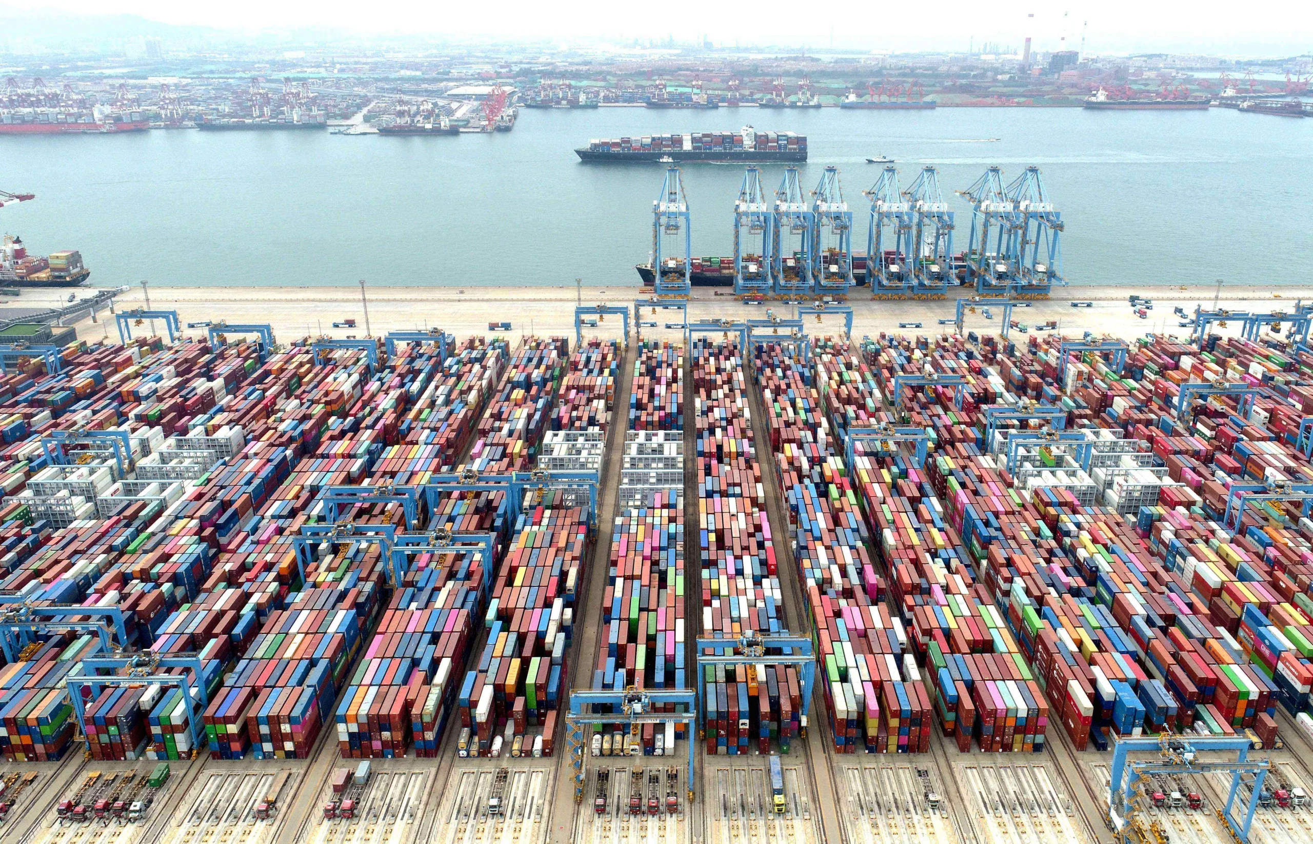 Exportações da China sobem mais que o esperado em maio e saldo da balança cresce