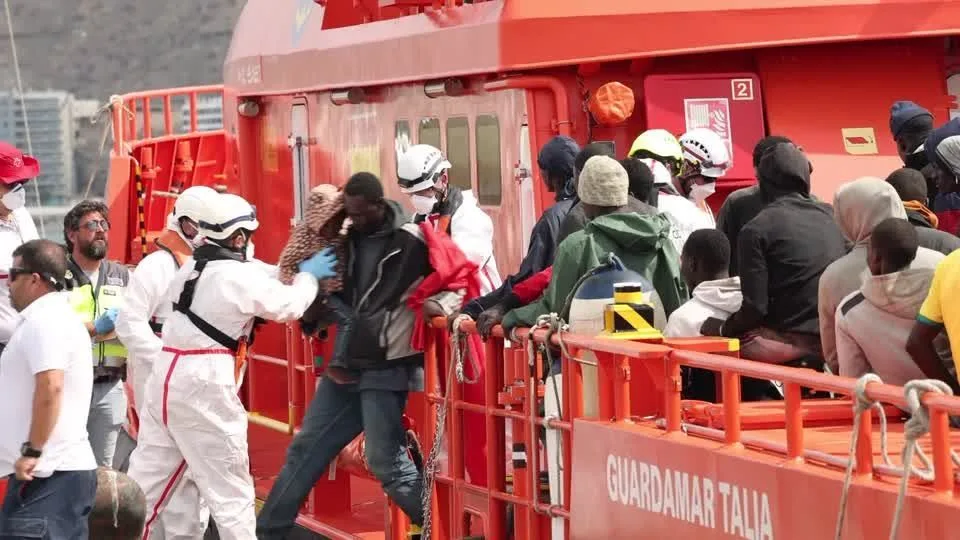 Guarda costeira espanhola resgata 516 imigrantes nas Ilhas Canárias