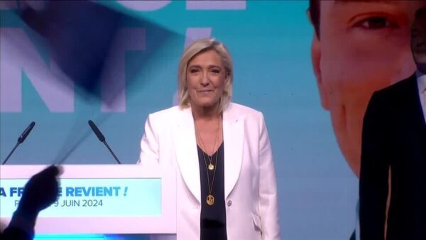 Na França, Le Pen convida “patriotas” para construção de um governo majoritário