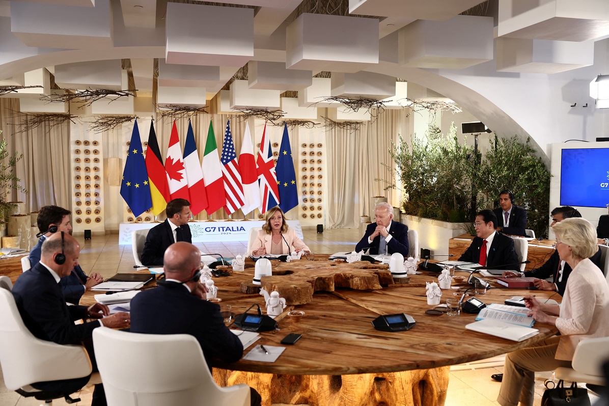 G7 fecha acordo de US$ 50 bilhões para apoiar a Ucrânia