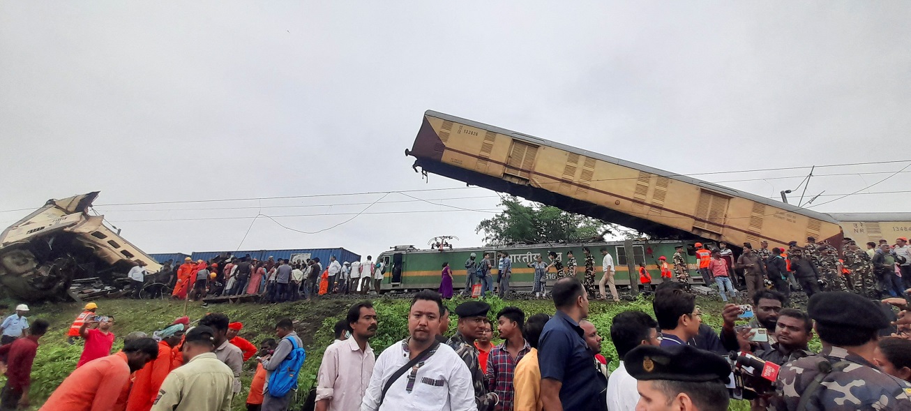Colisão ferroviária no leste da Índia mata 15 pessoas e deixa várias feridas