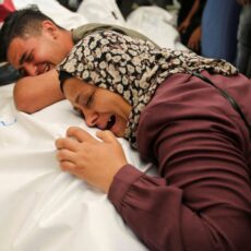 Forças israelenses intensificam invasão de Rafah e matam 17 em campos de refugiados