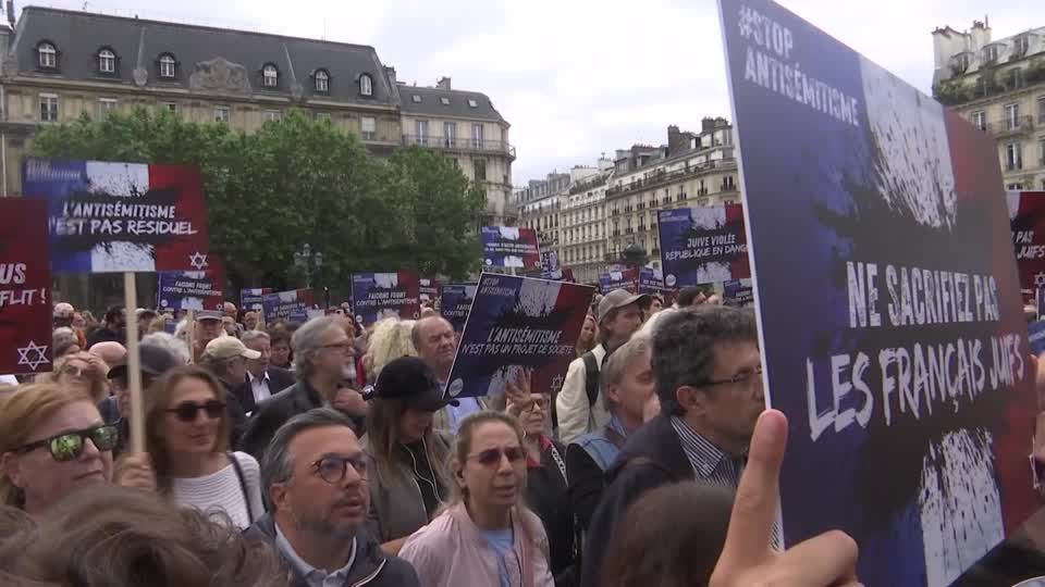Protesto contra antissemitismo toma ruas de Paris após estupro de garota judia