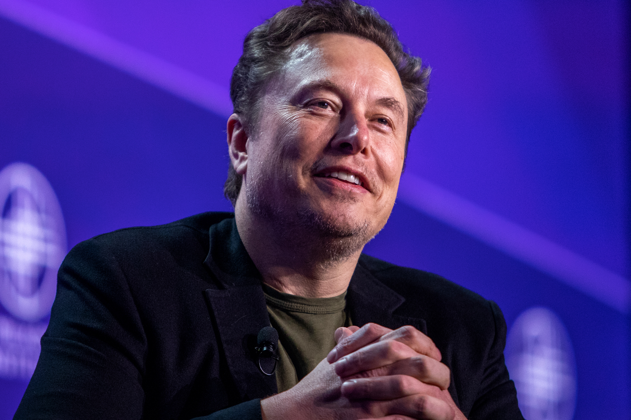 Tesla salta após Musk sinalizar que está perto de ter pagamento de US$ 56 bi aprovado
