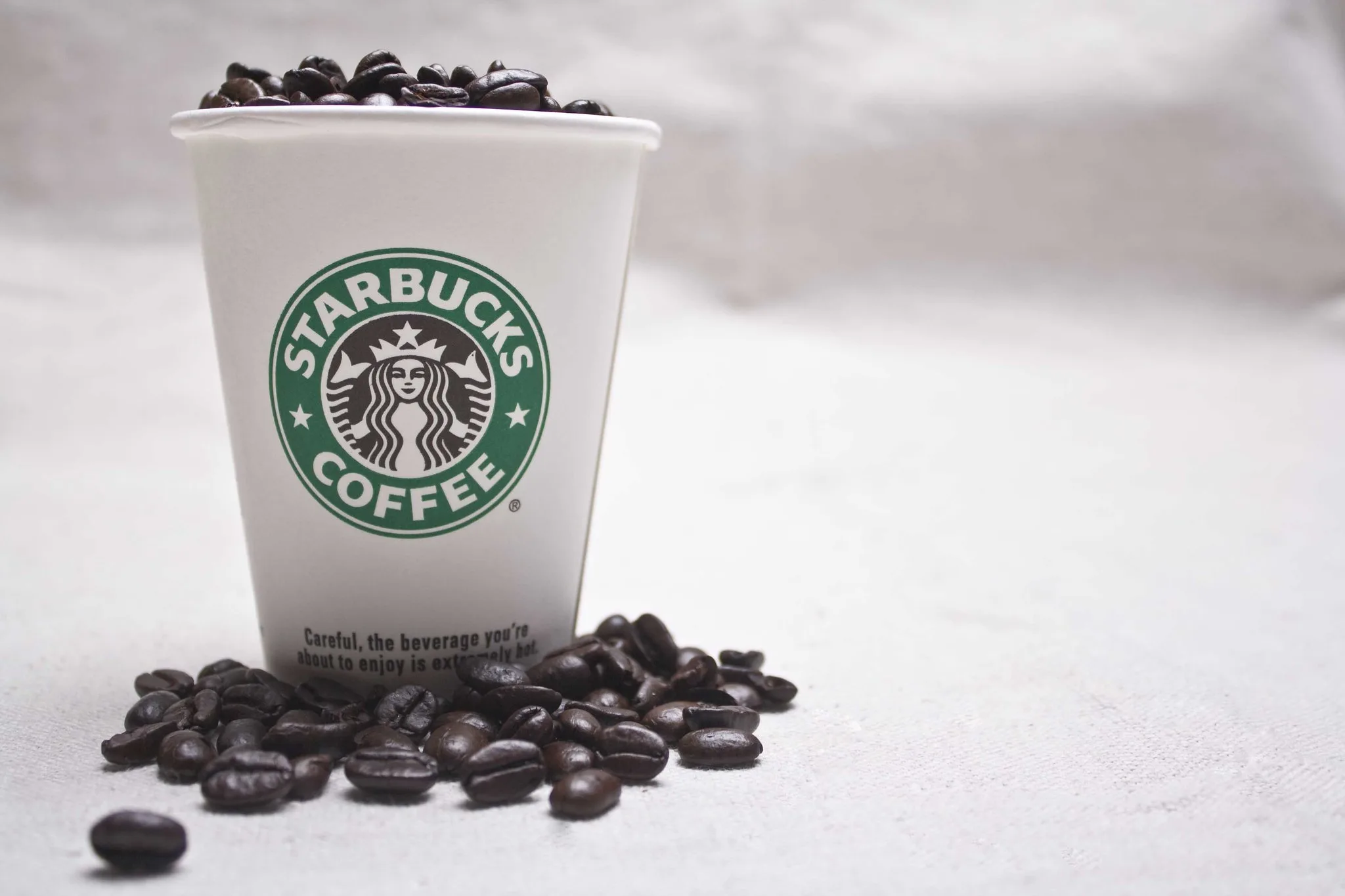 Dona do BK no Brasil assina acordo para comprar Starbucks local por R$ 120 milhões