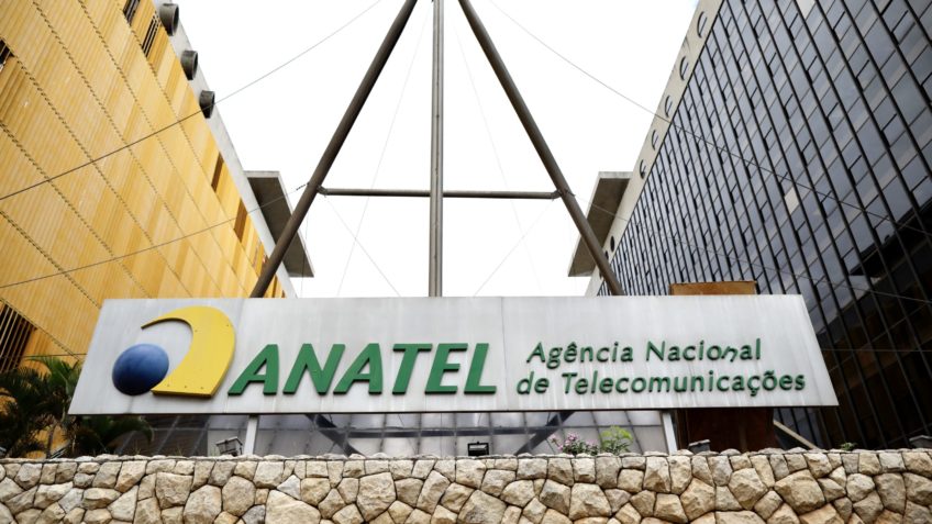 Anatel multará em até R$ 6 mi sites que vendem celulares piratas