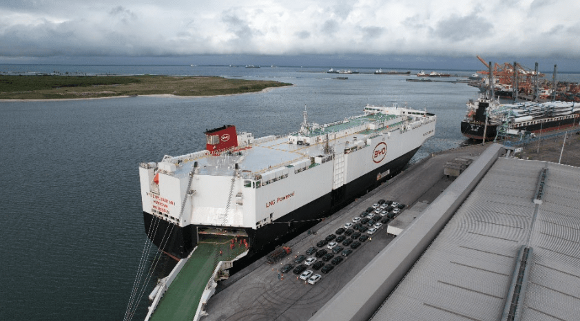 O super-navio de 200 metros da BYD que levou ao Brasil mais de 5 mil veículos