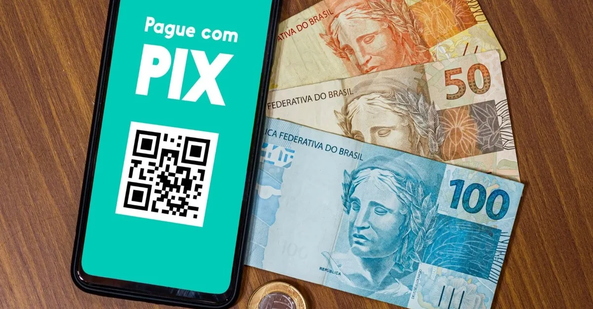 Pix encosta nos cartões e bate 39% dos pagamentos em 2023, diz BC