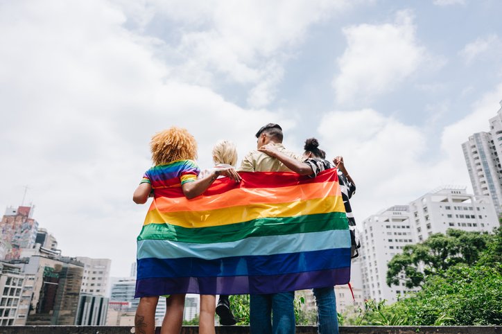O que Renner, Grupo SBF e Philip Morris estão fazendo no Dia Internacional do Orgulho LGBTQIAP+?