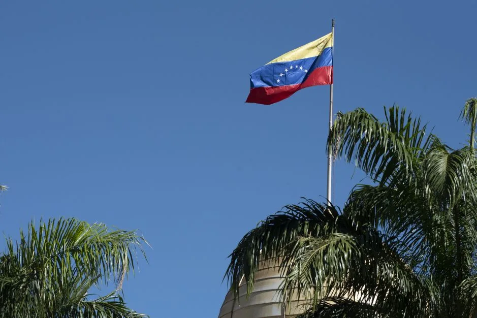 Candidato opositor pede que TSE reconsidere e observe eleições na Venezuela