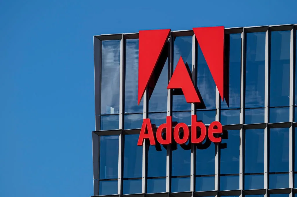 Adobe atualiza termos de uso e sugere usar artes feitas por usuários para treinar IAs