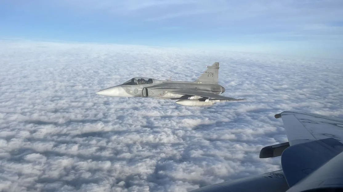 Macron diz que França enviará caças Mirage 2000 para a Ucrânia
