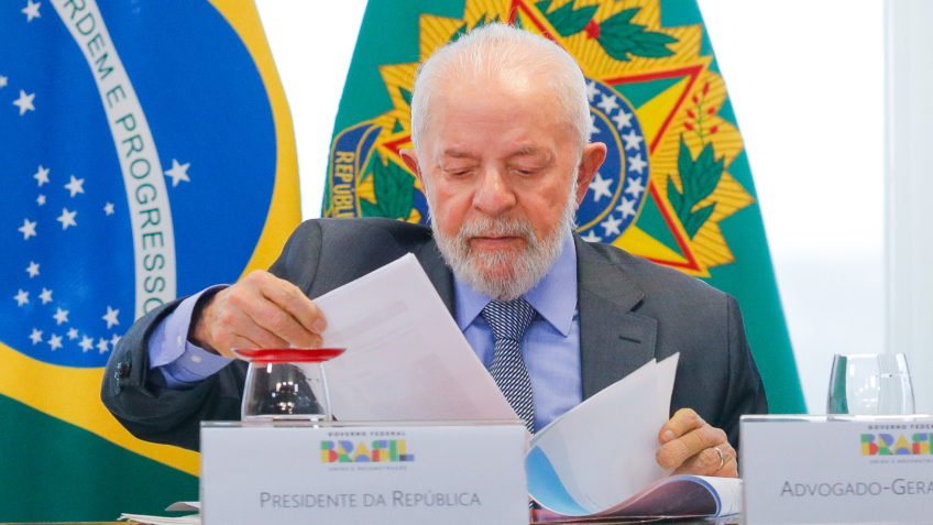 Lula foi avisado pouco antes de devolução da MP da compensação