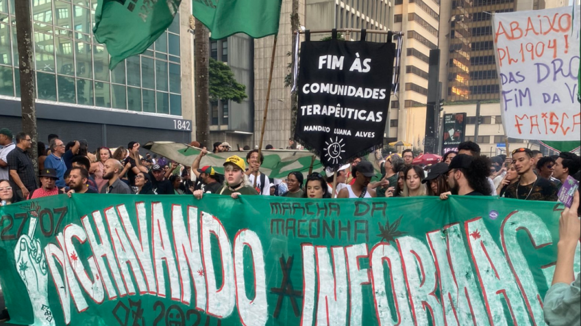 Marcha da Maconha reúne manifestantes na av. Paulista