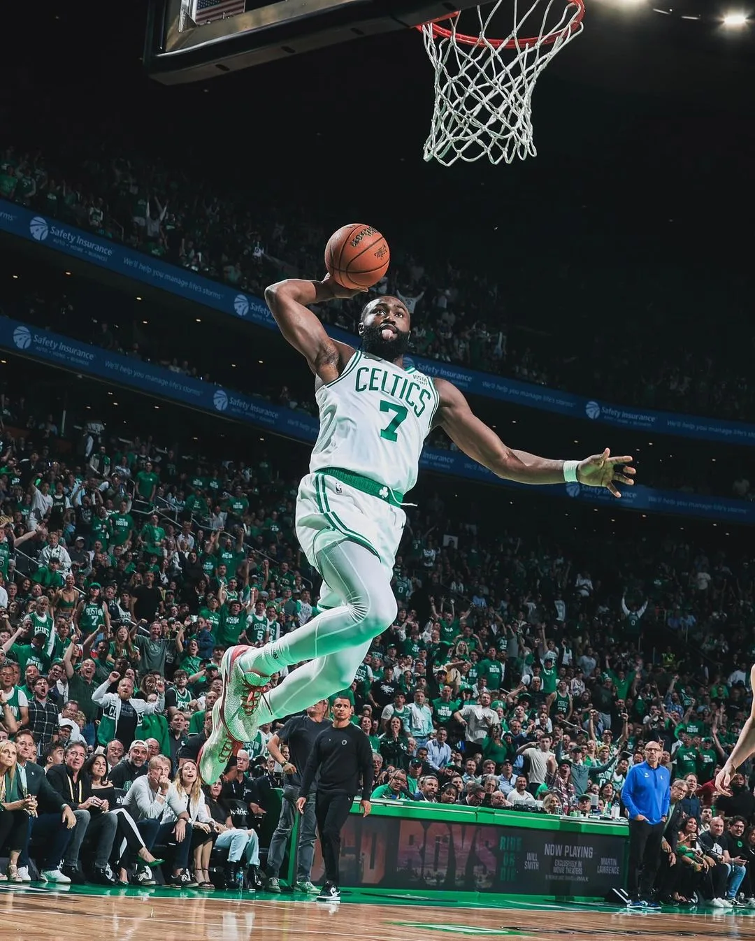 Quem é e quanto ganha Jaylen Brown, astro do Boston Celtics nas finais da NBA?