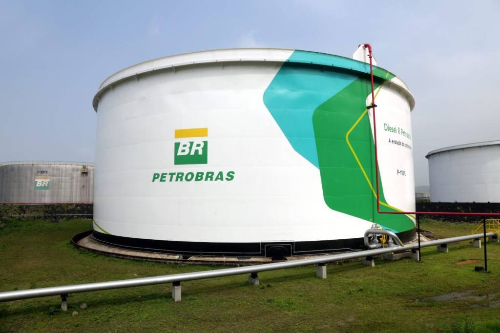 Petrobras (PETR4) aceita acordo tributário: isso impacta os dividendos?