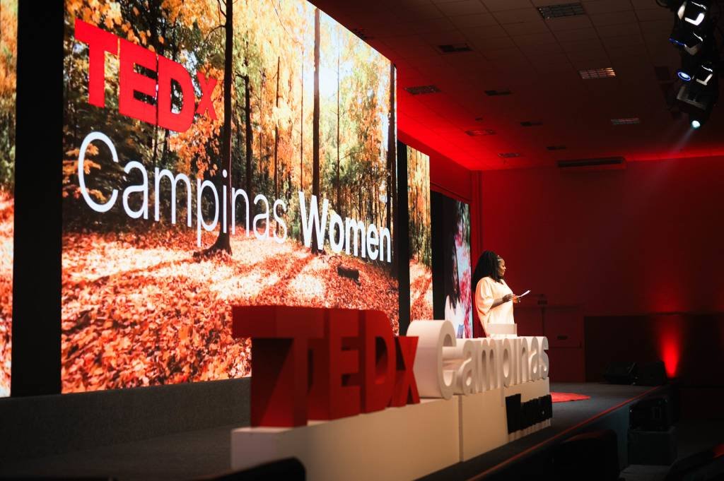 Presidente do Banco do Brasil, diretora no Nubank e outras executivas de renome se reúnem em TEDx