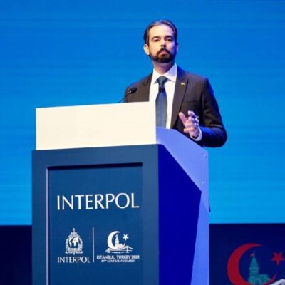 Brasileiro é eleito para chefiar a Interpol pela 1ª vez
