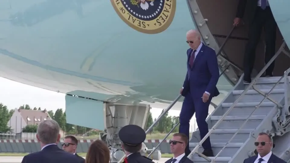 Biden desembarca na França para comemorações dos 80 anos do Dia D e reunião com Macron