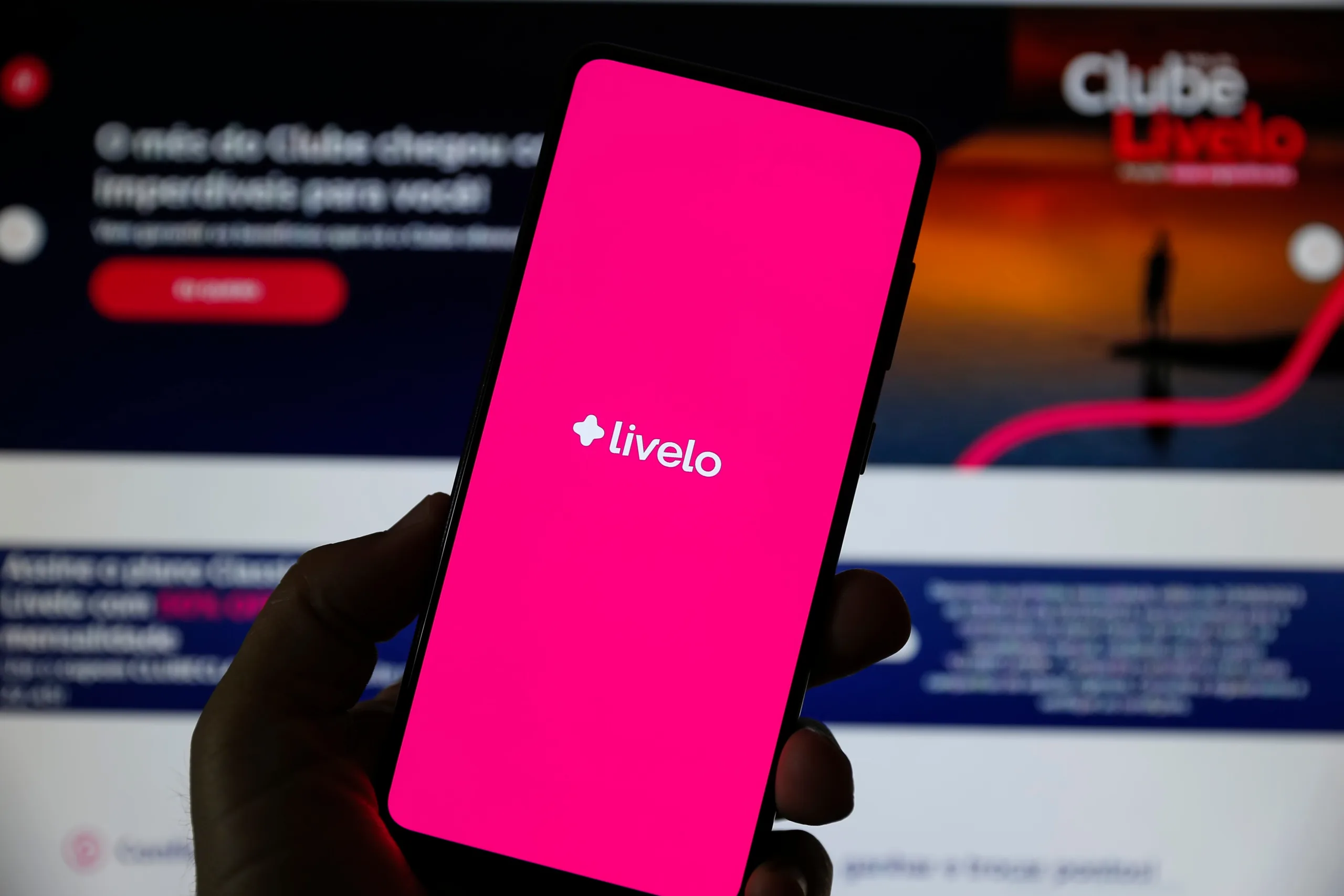Livelo promove campanha de aniversário com descontos em viagens e compras; confira